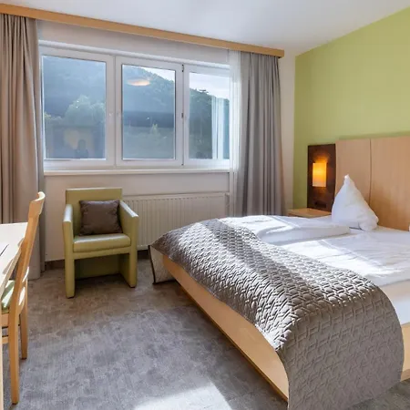 Krainerhuette ホテル 4*